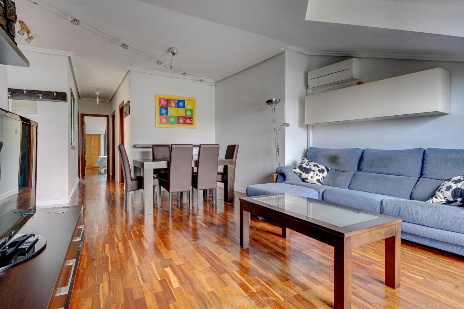 Apartament Luminoso Atico Con Terraza, Irun, Parking, 4pax *