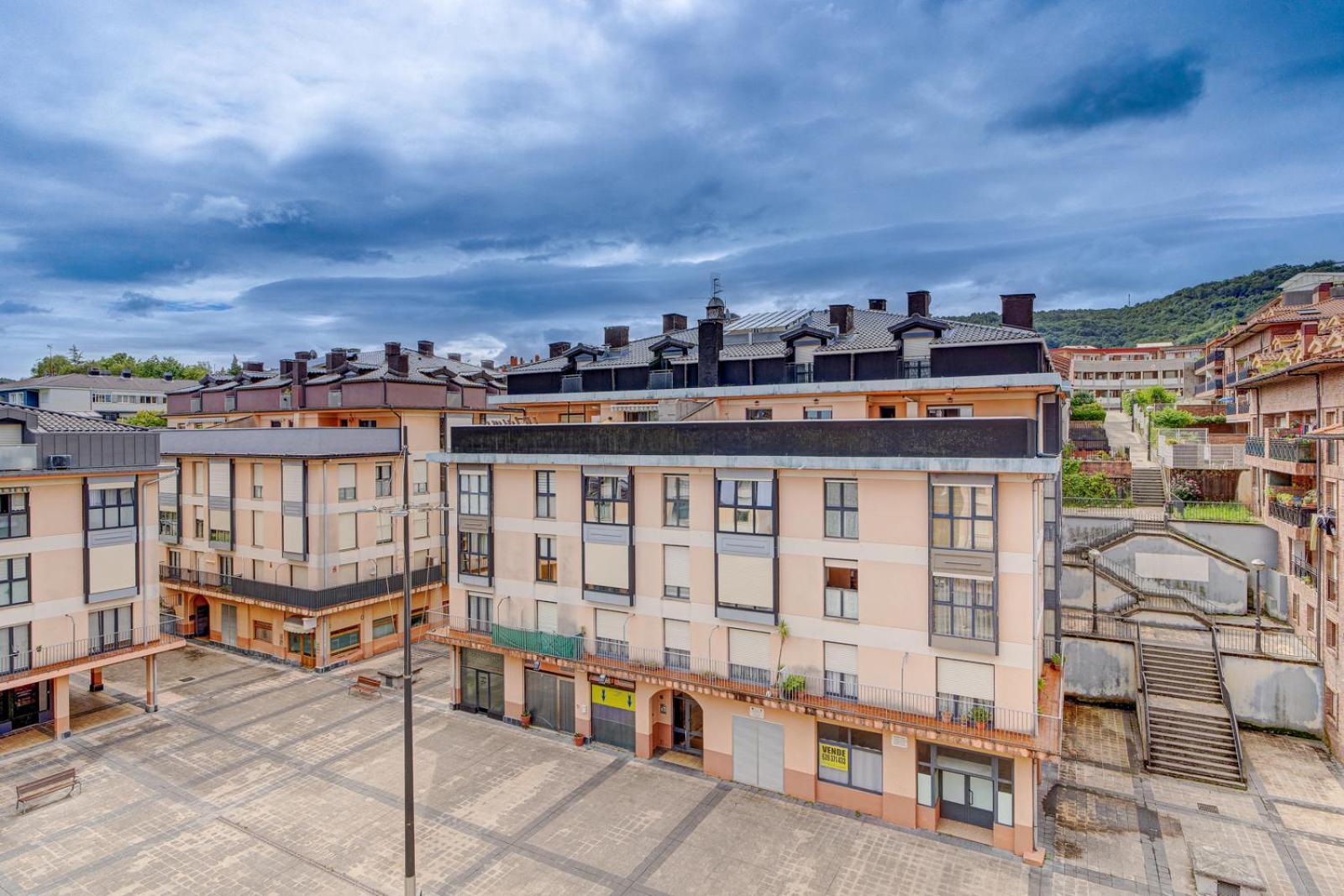 Luminoso Atico Con Terraza, Irun, Parking, 4pax * Irun