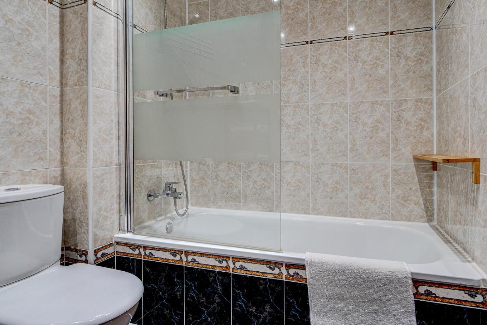 Apartament Luminoso Atico Con Terraza, Irun, Parking, 4pax