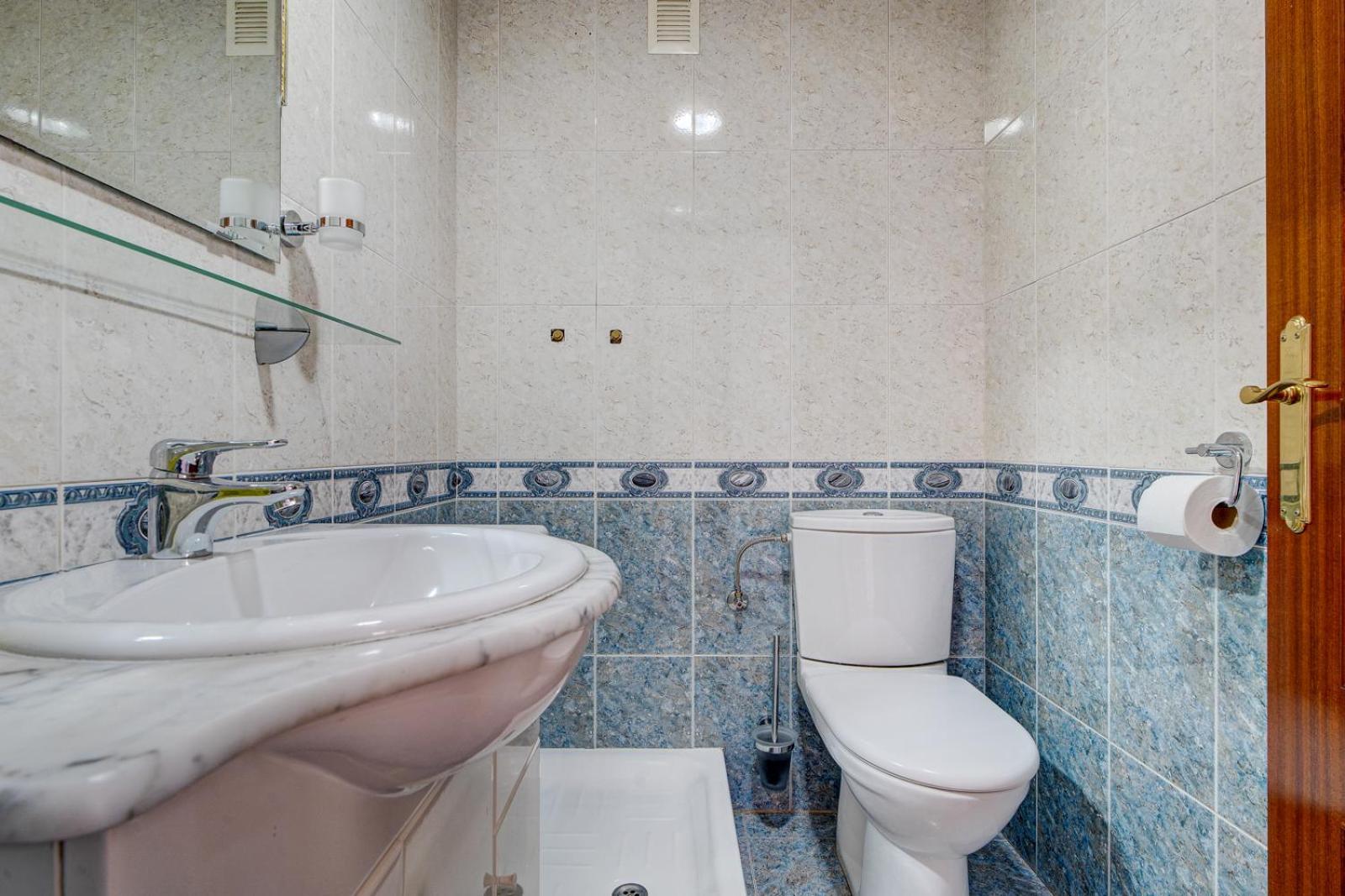Luminoso Atico Con Terraza, Irun, Parking, 4pax * Irun