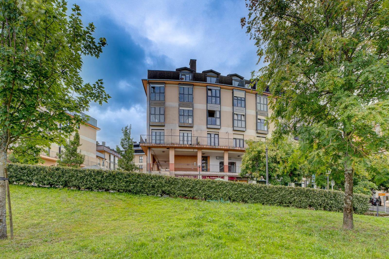 Luminoso Atico Con Terraza, Irun, Parking, 4pax *