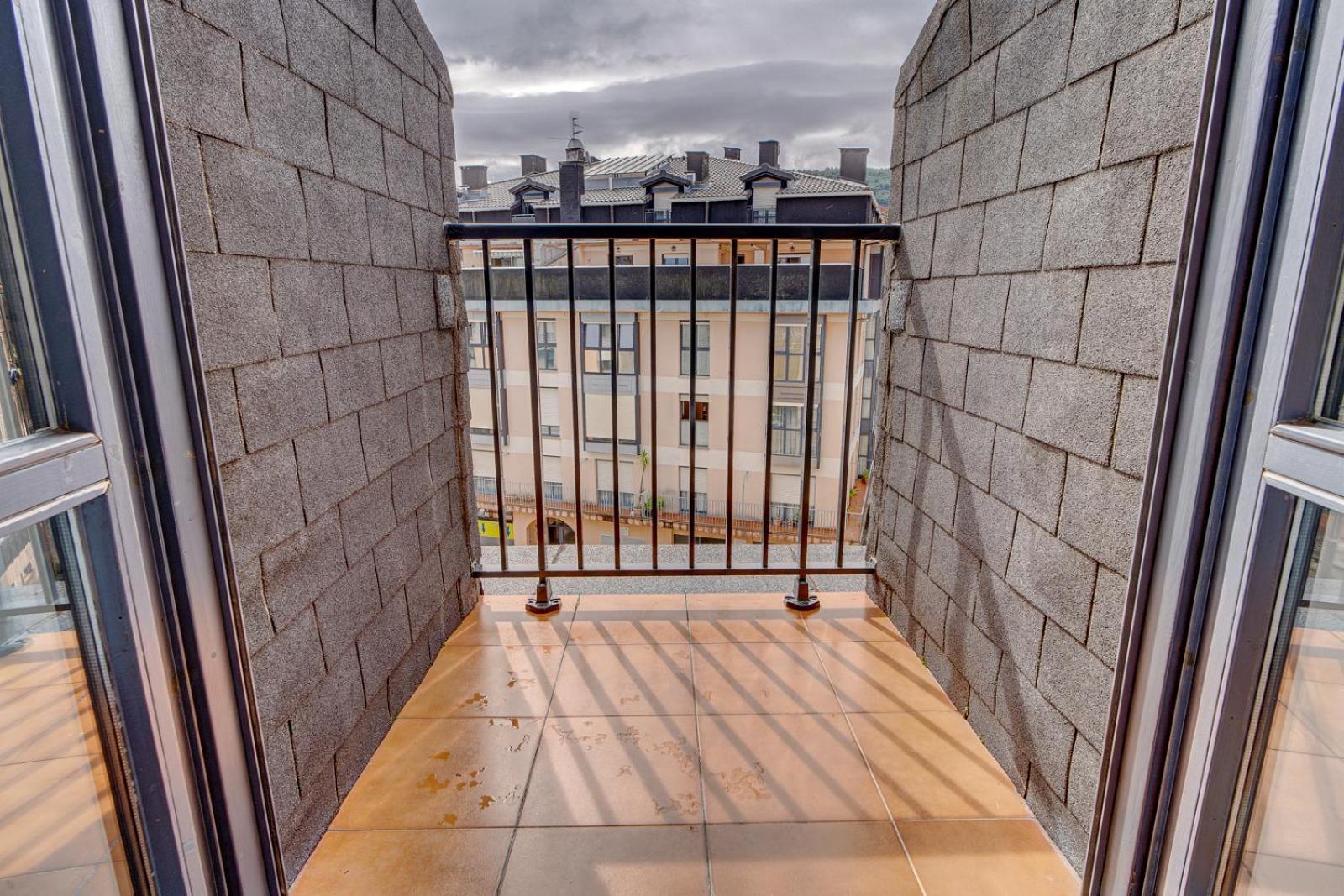 Apartament Luminoso Atico Con Terraza, Irun, Parking, 4pax