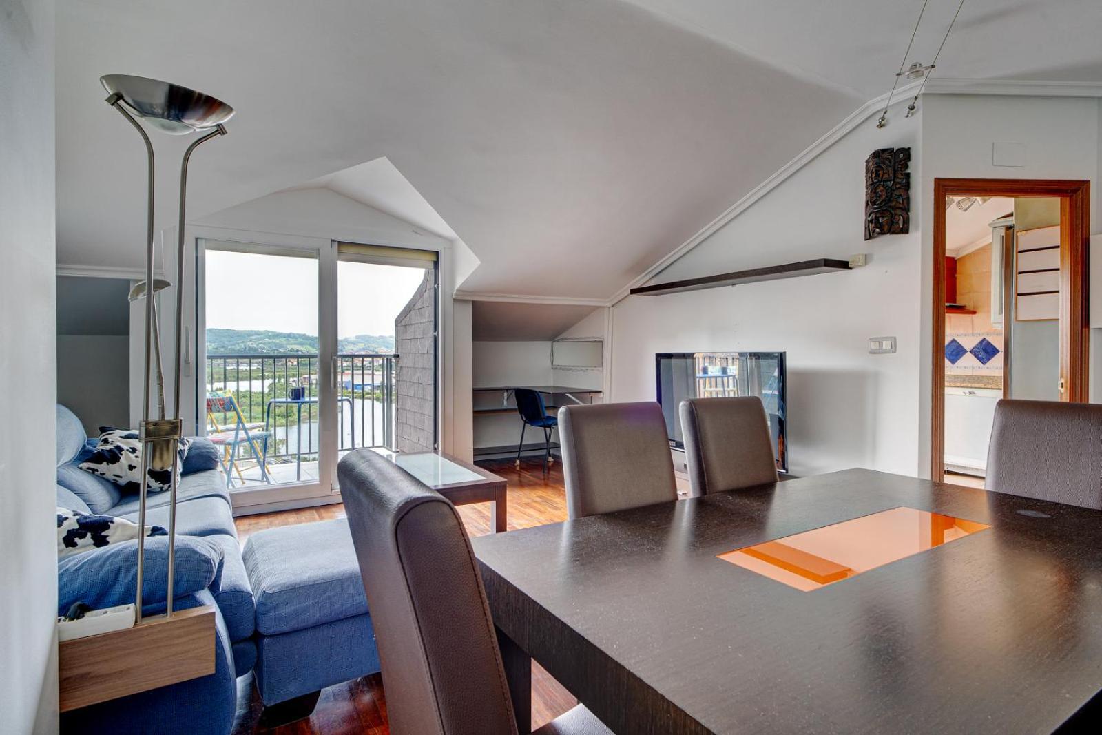 Luminoso Atico Con Terraza, Irun, Parking, 4pax Apartment *