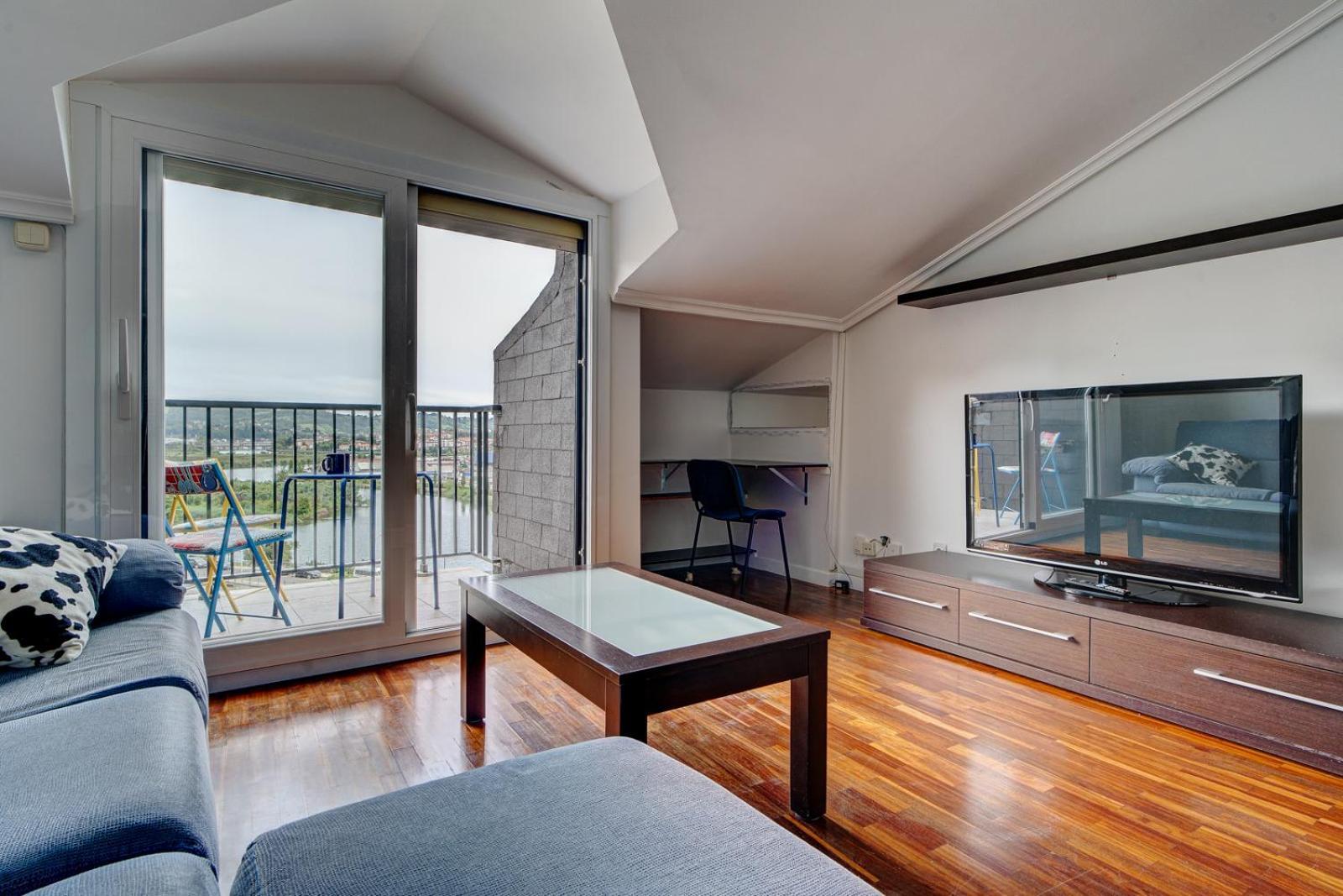 Luminoso Atico Con Terraza, Irun, Parking, 4pax Apartment Irun